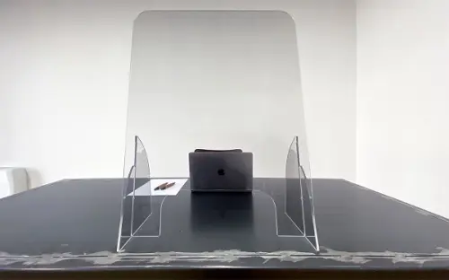 Covid-19 e Pannelli in Plexiglass, cosa c’è da sapere