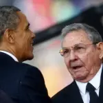 La stretta di mano di Barack Obama e Raul Castro