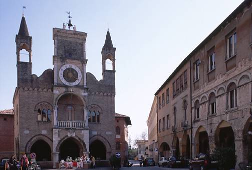 Pordenone: uomo uccide moglie e figlia