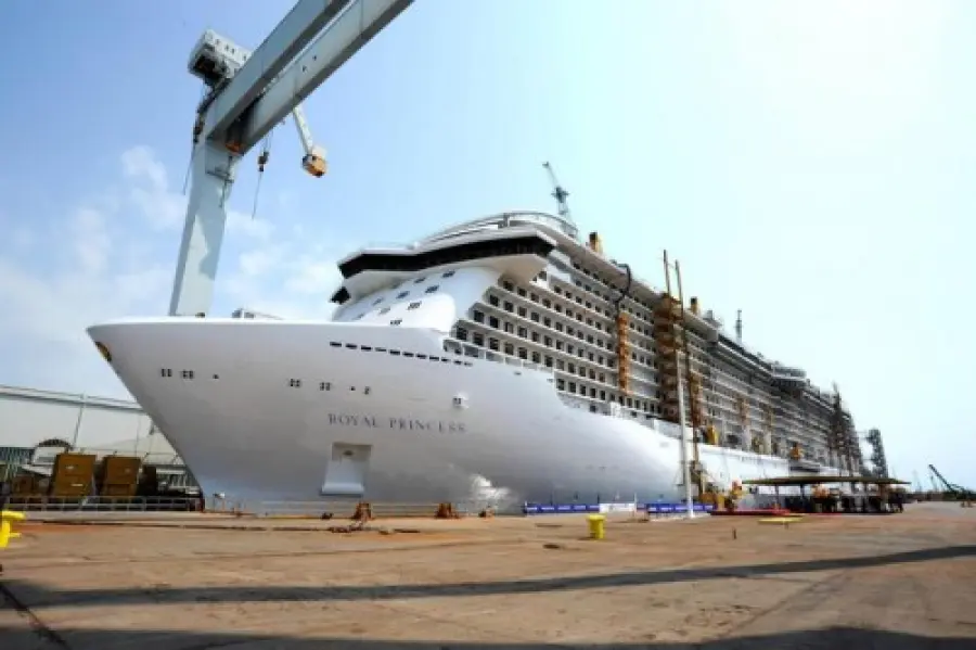 Fincantieri: accordo costruzione cinque navi Carnival