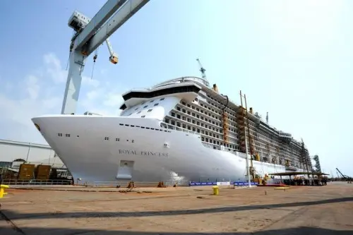 Fincantieri: accordo costruzione cinque navi Carnival