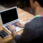 Comunicazione B2B: cos'è e quali strategie seguire