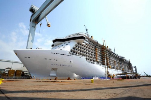 Fincantieri: accordo costruzione cinque navi Carnival