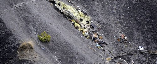 Pilota dell’Airbus A320 Germanwings:  rimasto fuori la cabina di pilotaggio