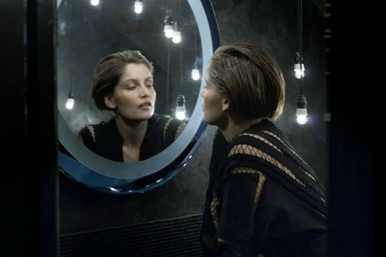 Laetitia Casta taglia i capelli