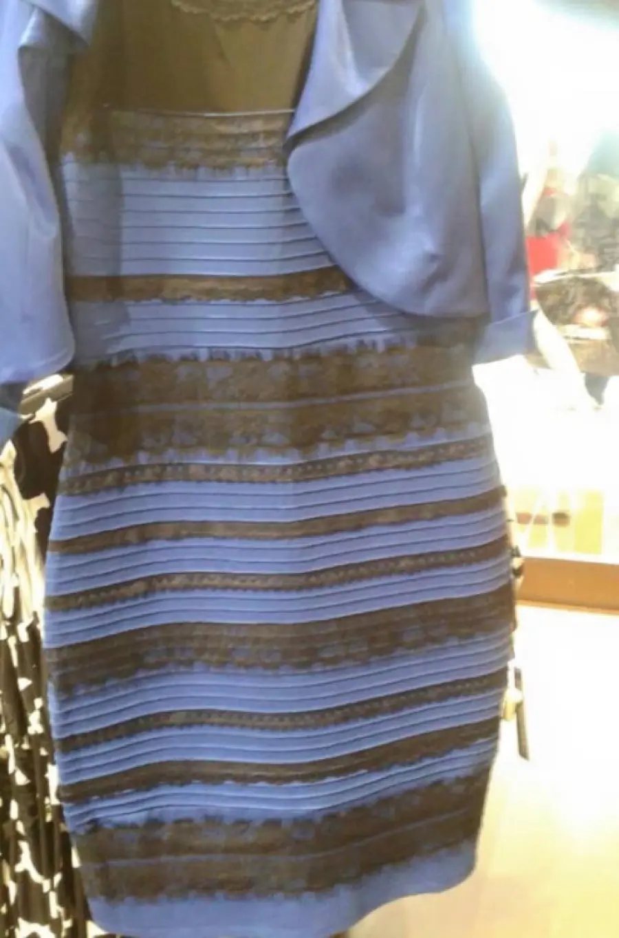 #TheDress - Bianco e oro, o blu e nero? Ecco la soluzione