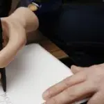 La mano bionica monitorata dal pensiero