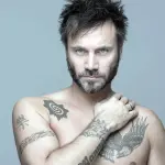 Nek ha tradito la moglie