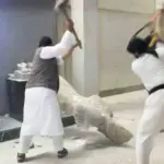 Iraq isis distrugge museo a Mosul