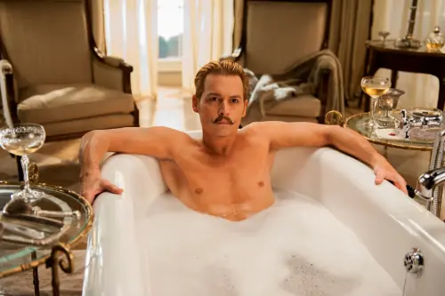 Johnny Depp nei panni di Mortdecai
