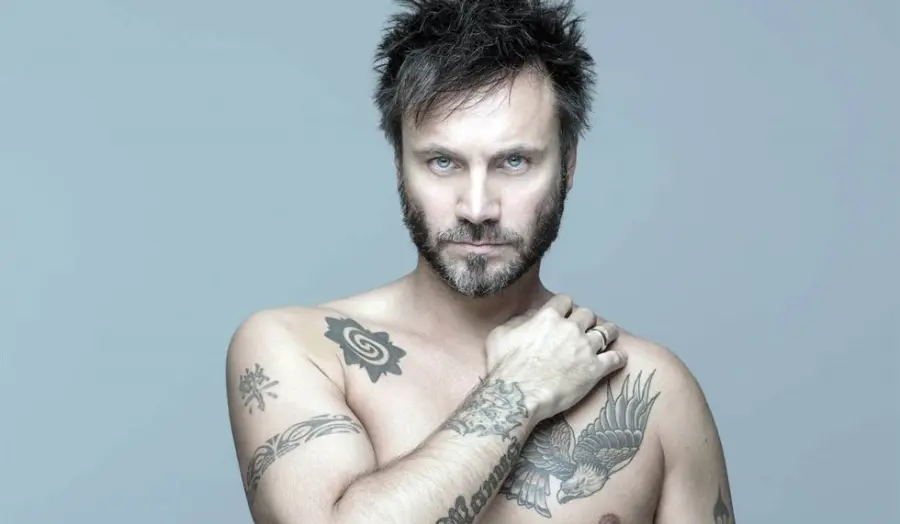 Nek ha tradito la moglie