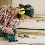 Rumore sul lavoro: la tutela dell’udito tra norme, rischi reali e scelte tecniche
